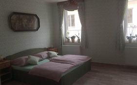 Restaurace a penzion Ubrousku prostři se